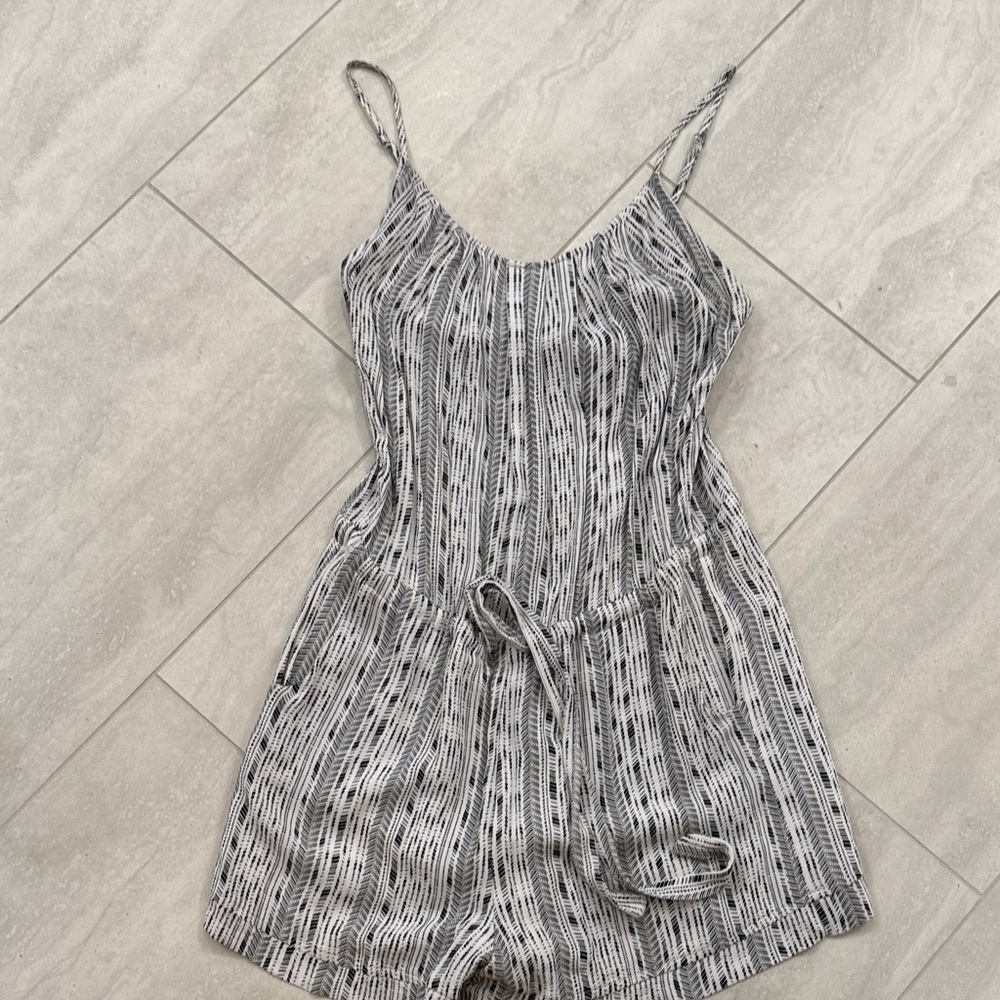 Evereve Monochrome Striped Women's Romper